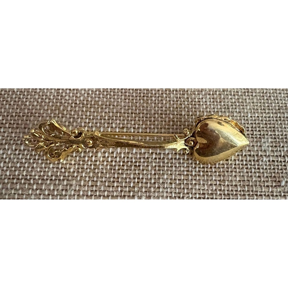 Vintage ART Gold Tone Heart Arrow Scepter Brooch Signed Pin Cupids Arrow